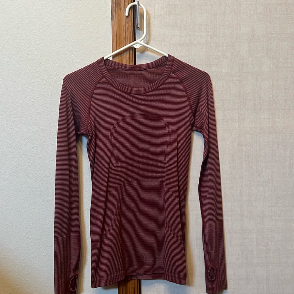 LULULEMON Long Sleeve Top - Maroon